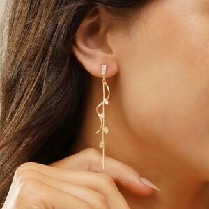 Elegant Gold Dangle Earrings A1141